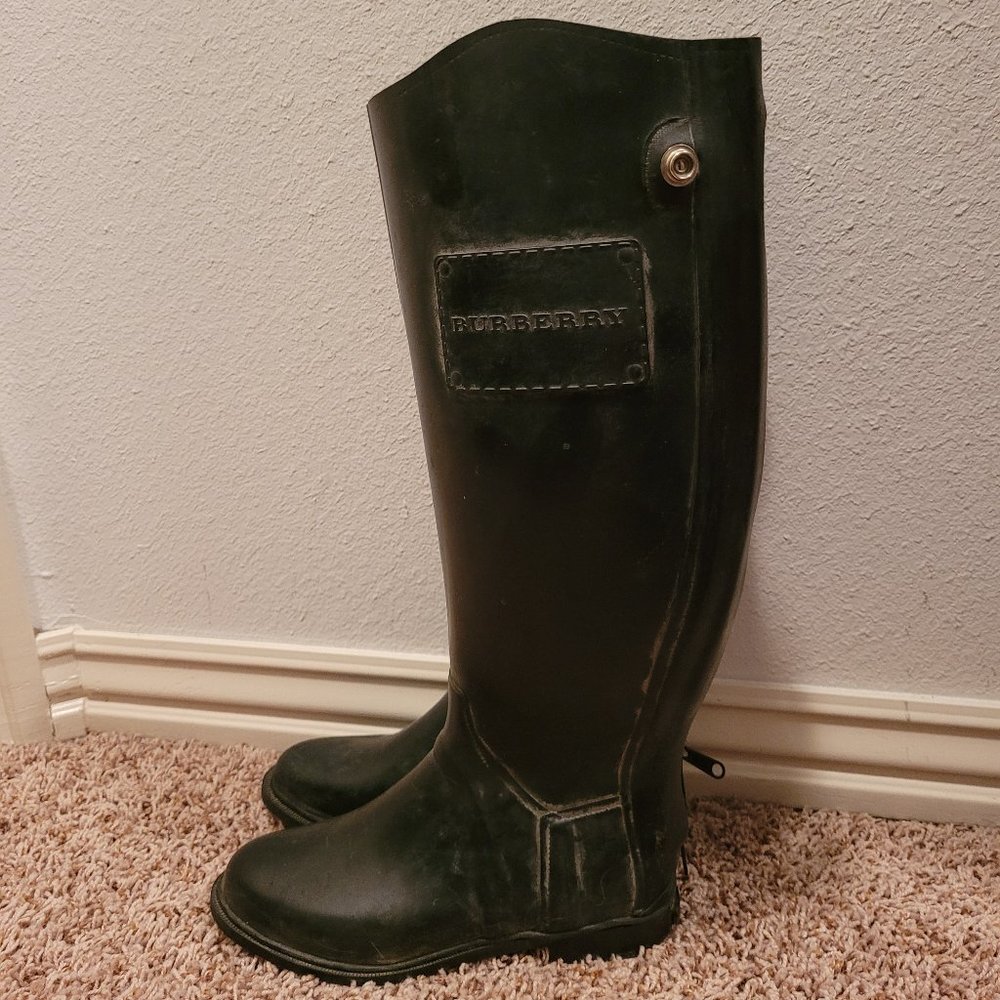 Burberry rubber rain boots size 7